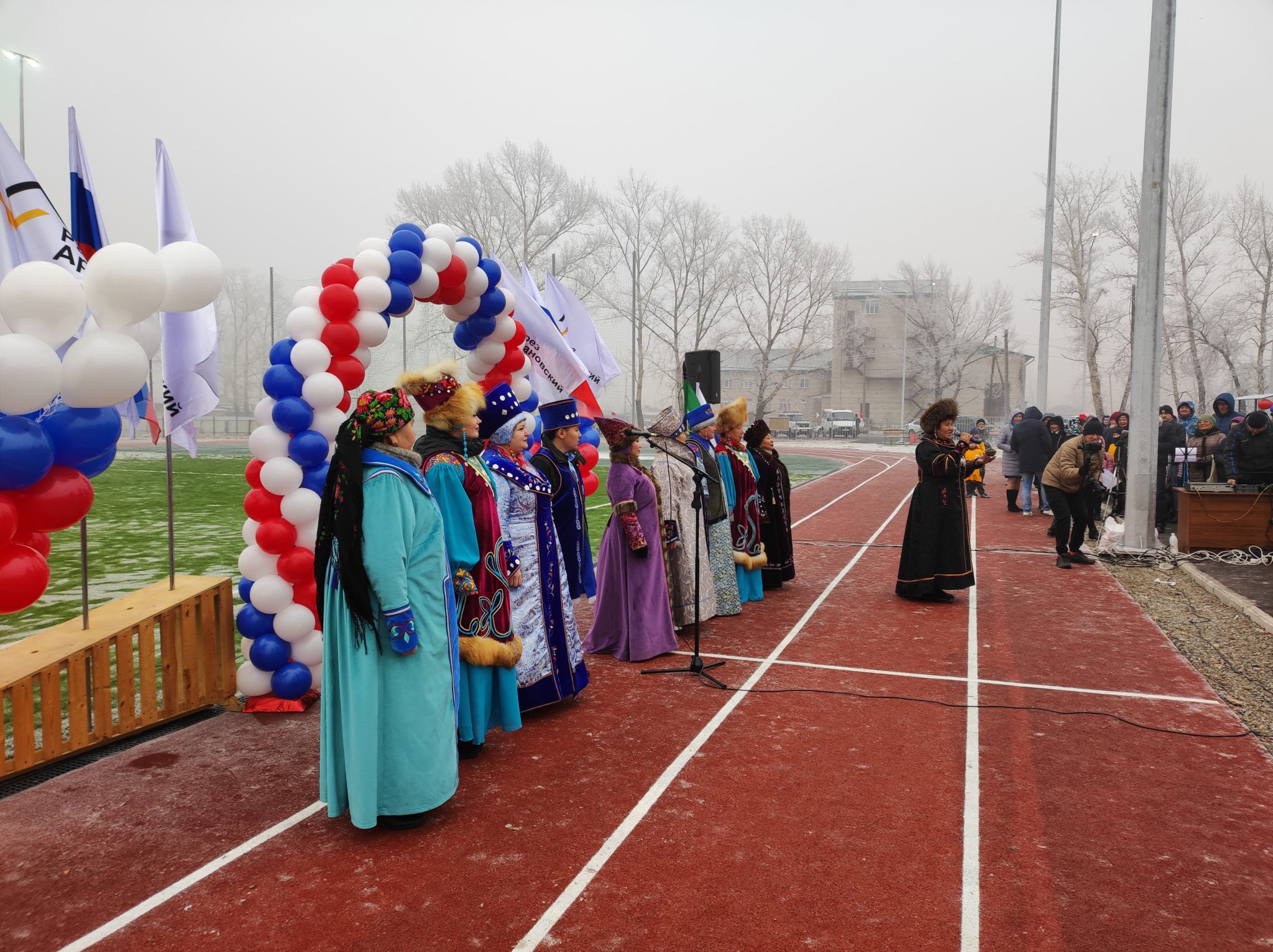 Погода аршаново. Аршаново стадион. Открытие стадиона Аршаново. Открытие стадиона в Смоляниново. Торжественное открытие стадиона Луга.